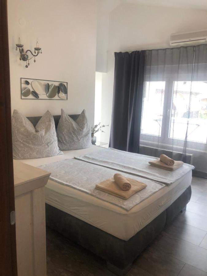 Grey Pearl With Free Ev Ch-Station Apartman Valbandon Kültér fotó