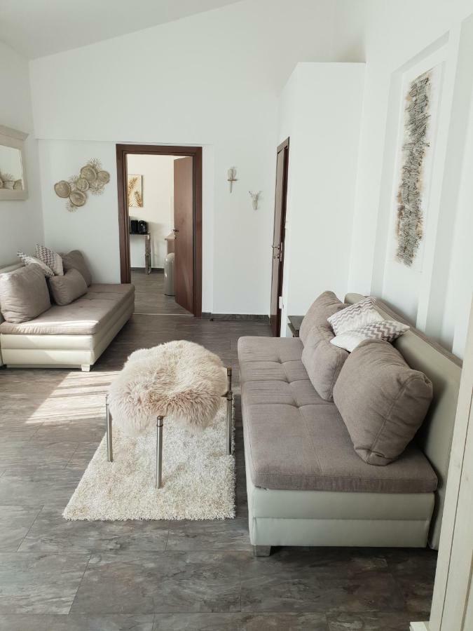 Grey Pearl With Free Ev Ch-Station Apartman Valbandon Kültér fotó